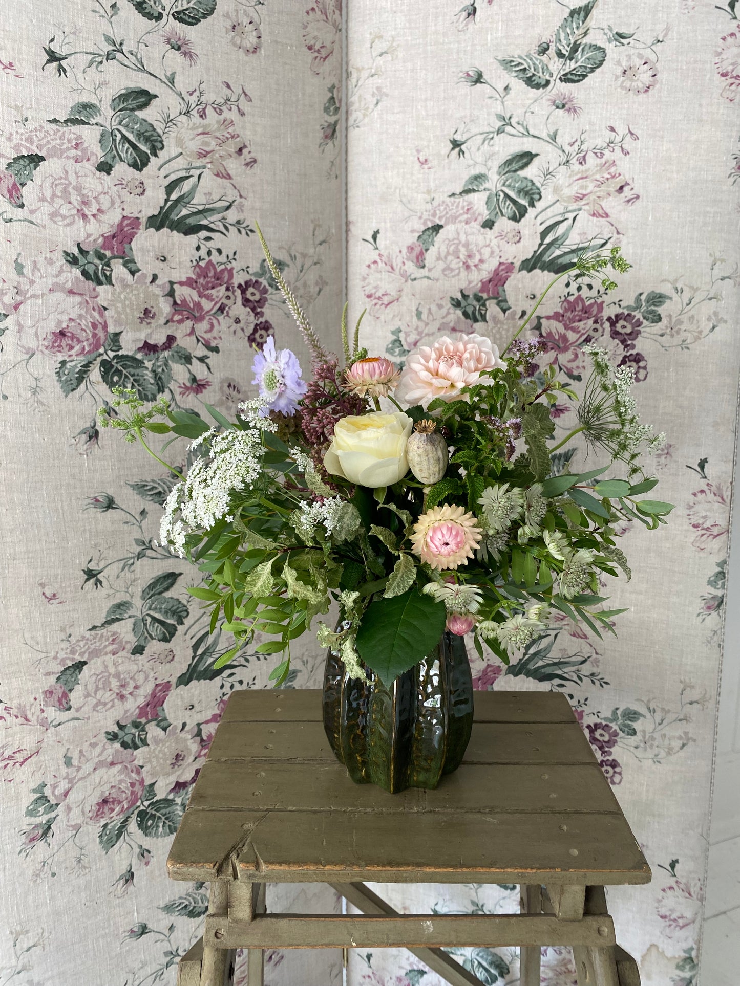 Large Textured Moss Ceramic - including a posy of flowers