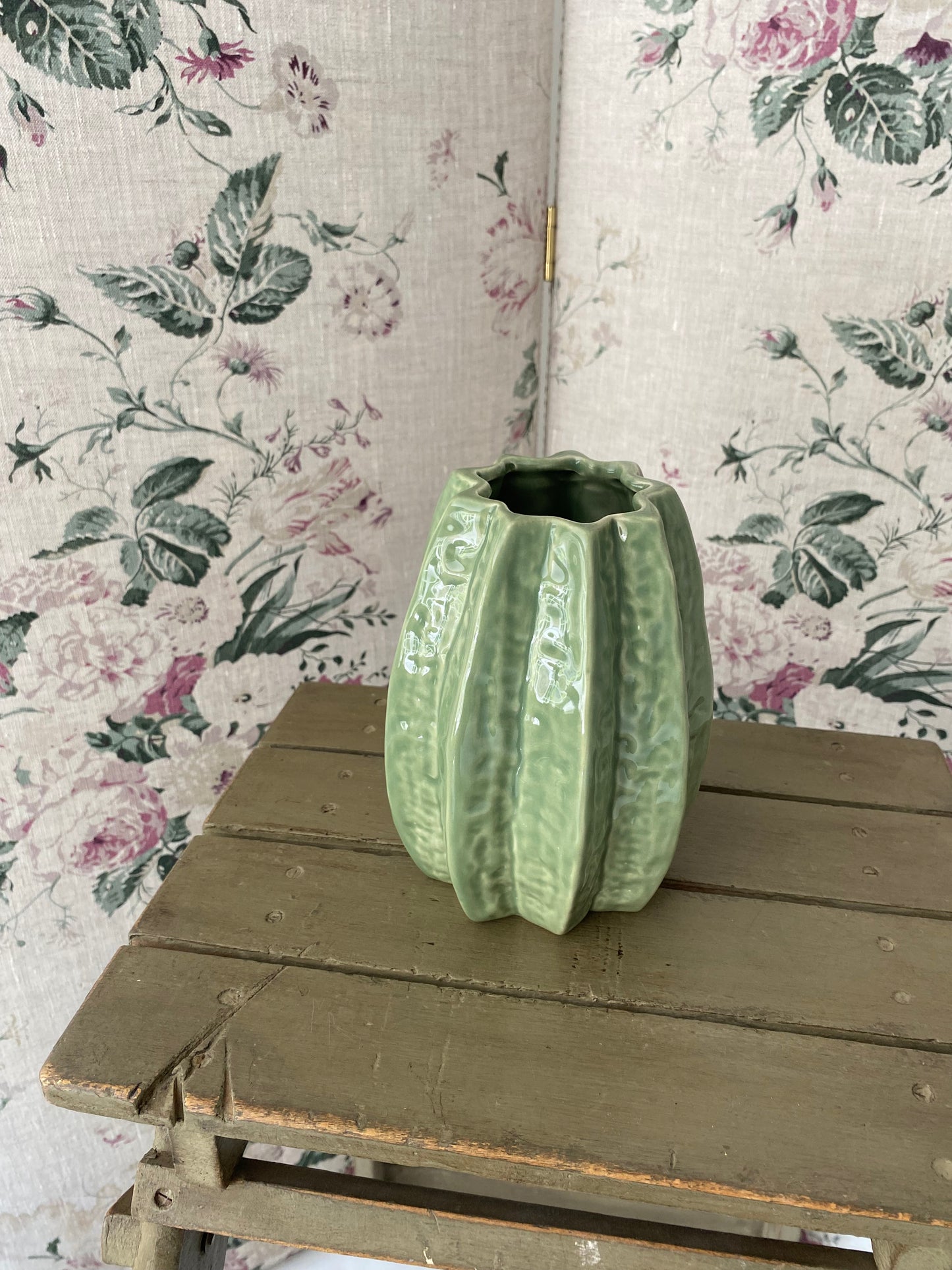 Large Textured Sage Ceramic - including a posy of flowers