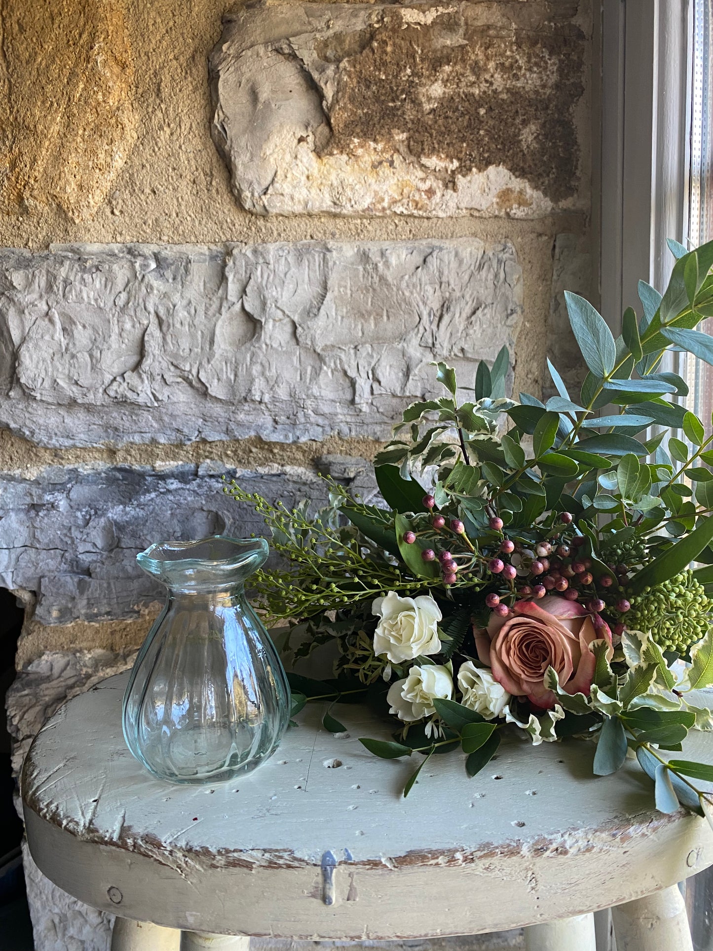 Pretty Posy Bud Vase in clear - including posy of flowers