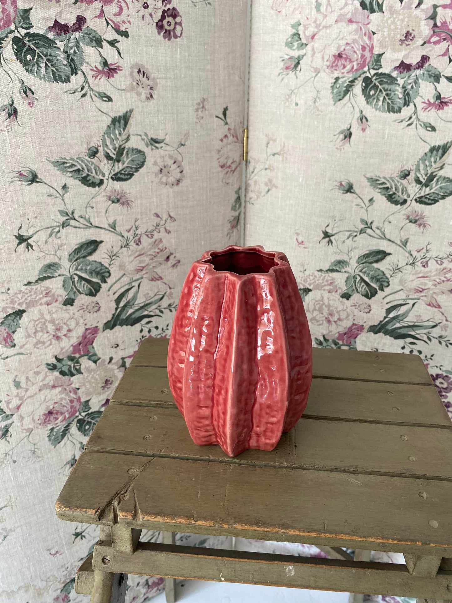 Large Textured Berry Ceramic - including a posy of flowers