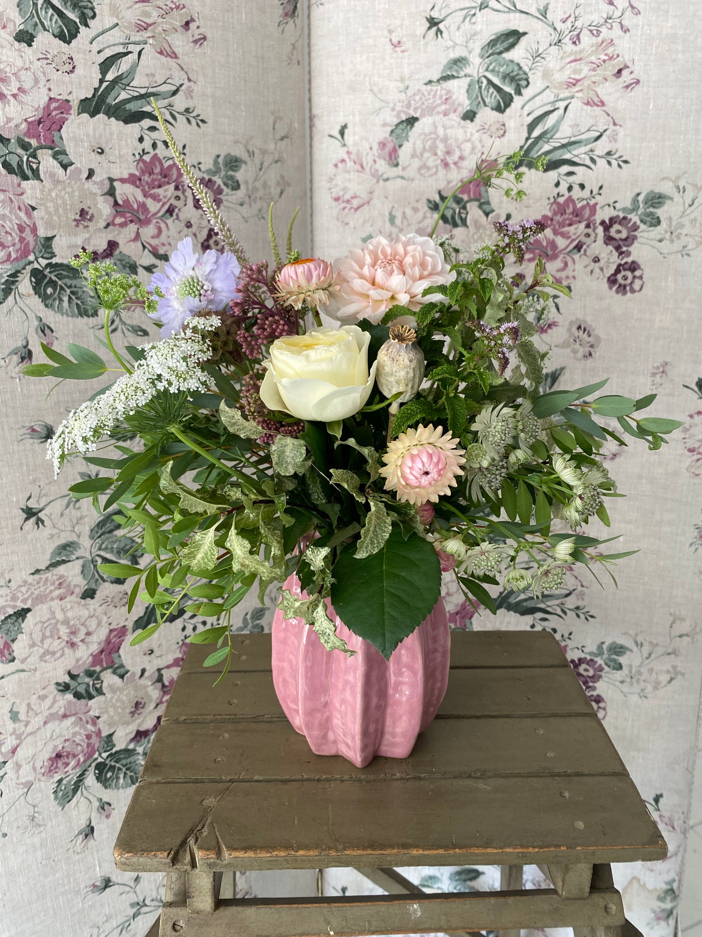 Large Textured Dusky Pink Ceramic - including a posy of flowers