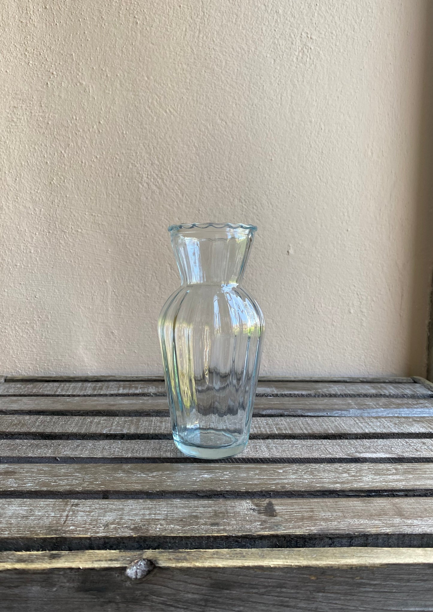 Clear Flute - including a posy of seasonal flowers