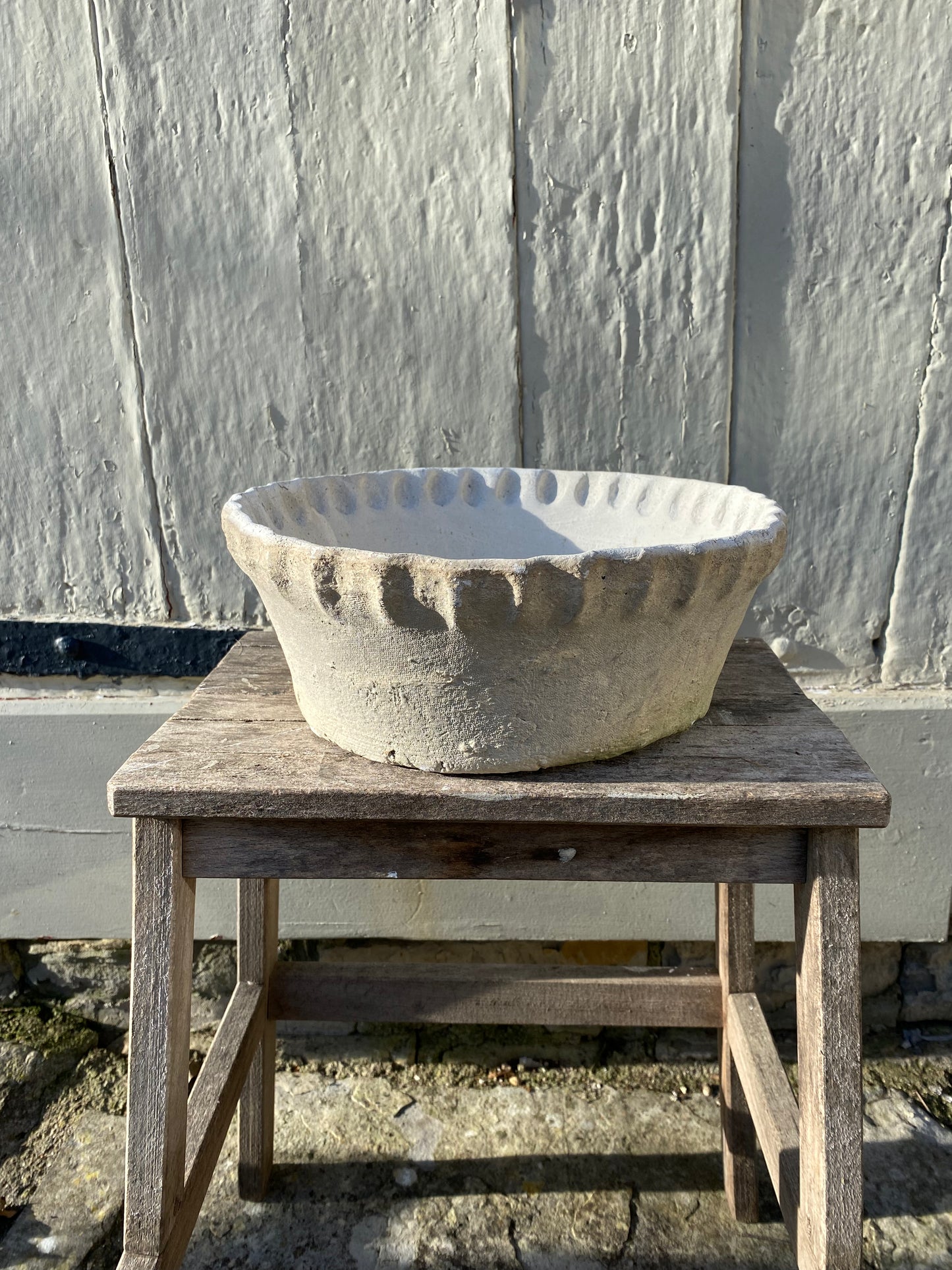 Antiqued White Stone Frill Rim Planter - Large